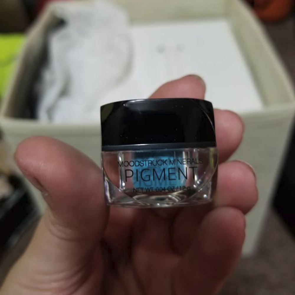 Younique Mineral Pigment Eye Shadow